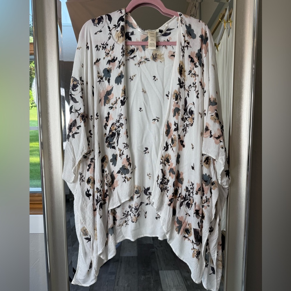 Max Studio Floral Kimono Cardigan – One Size – Cream Boho Layer